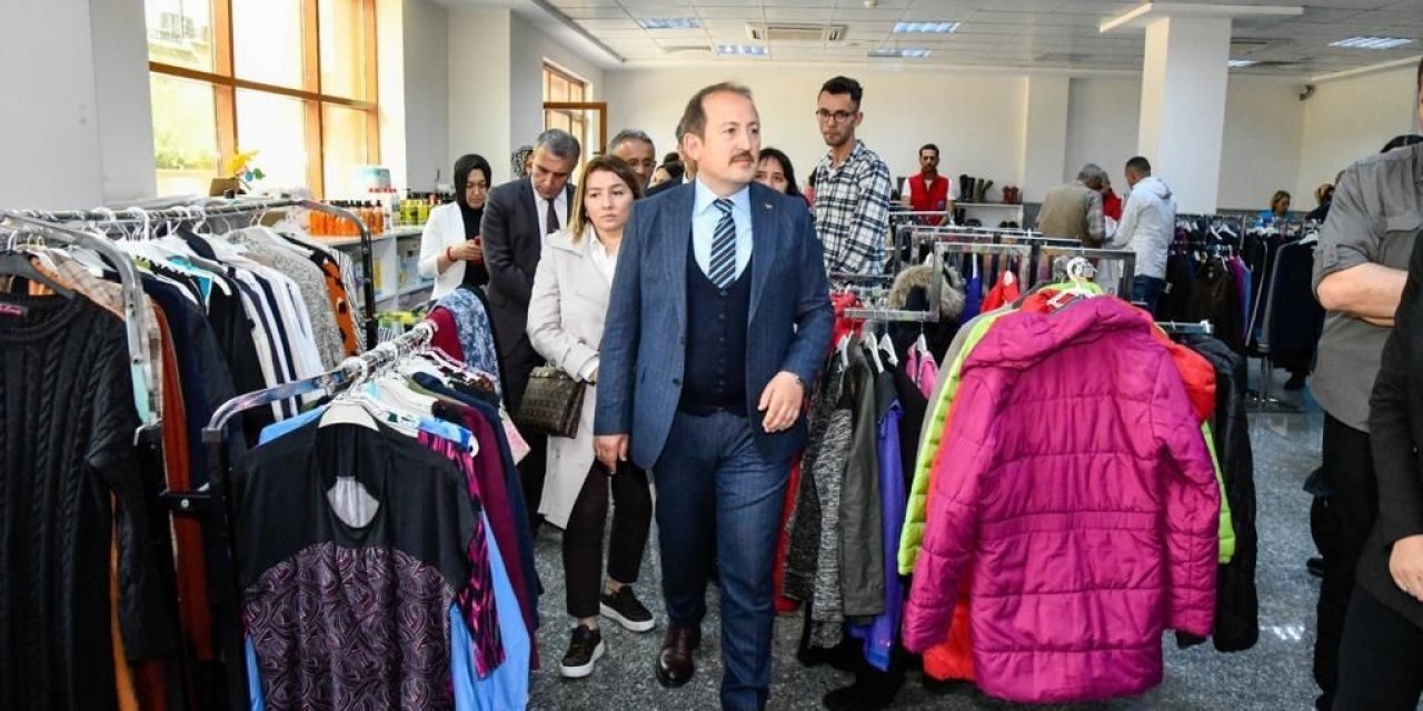 Vali Pehlivan: "sosyal Market İle Toplam 2 Milyon 443 Bin Tl Yardım Yapıldı"