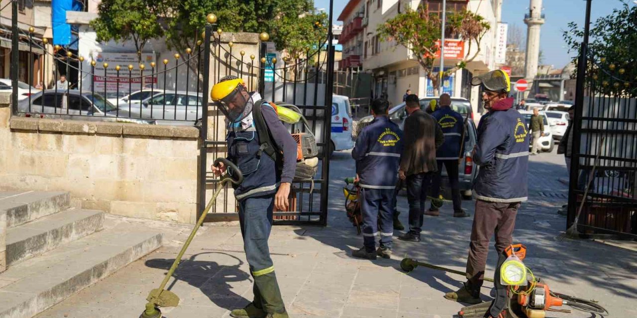 Tarsus’ta İbadethaneler Temizleniyor