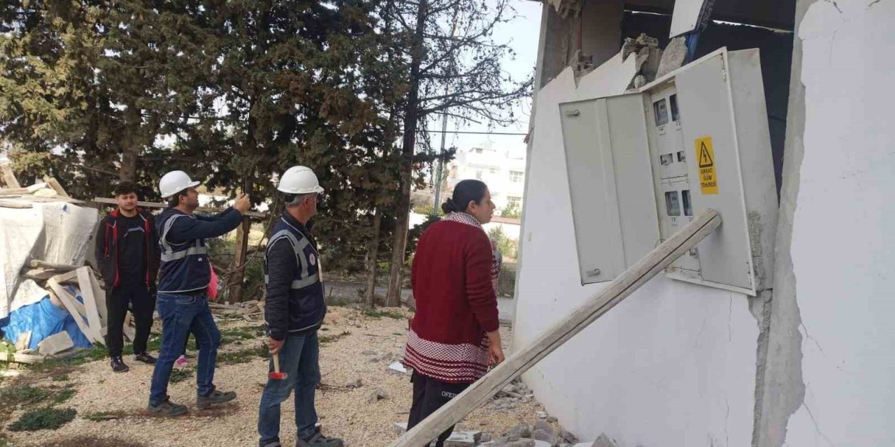 Akdeniz Üniversitesi Ekipleri Deprem Hasar Tespit Çalışmalarına Destek Verdi