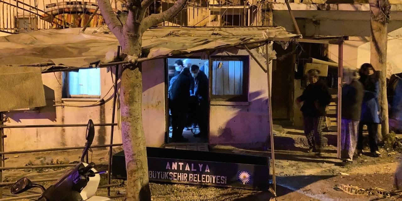 Yaşlı Adam Yalnız Yaşadığı Evde Ölü Olarak Bulundu