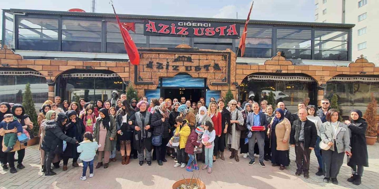 Depremzede Aileler Kahvaltıda Bir Araya Geldi