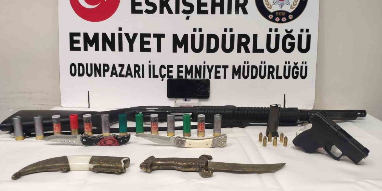 5 Suçtan Aranması Ve 3 Yıl 15 Ay Hapis Cezası Bulunan Şahıs Yakalandı