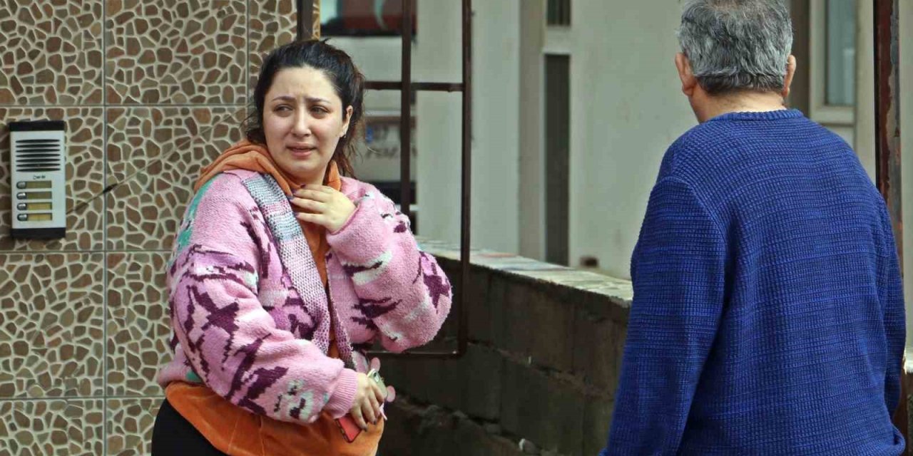 Antalya’da Yanan Daire Kullanılamaz Hale Geldi, Apartman Sakinleri Korku Yaşadı