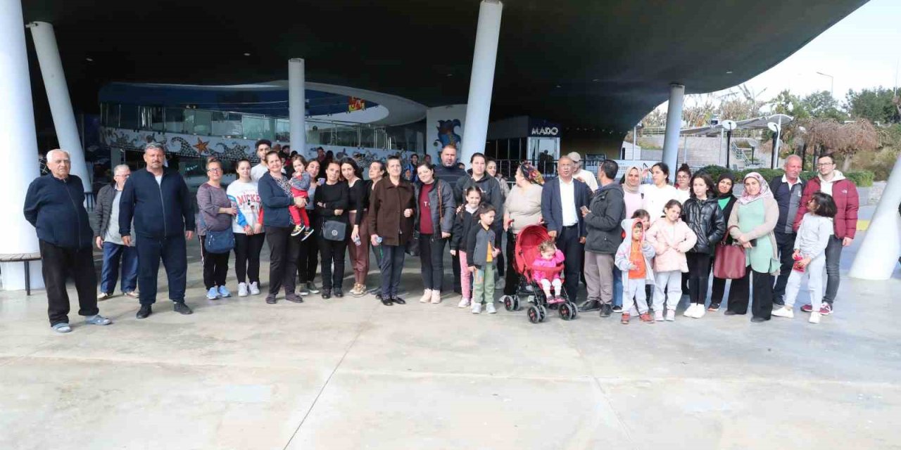 Depremzede Vatandaşlara Moral Gezisi