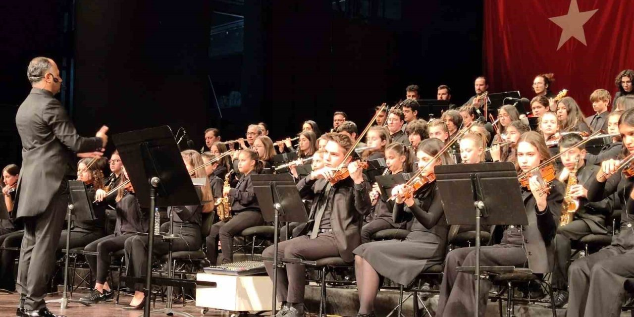 Kemer’de Gençlik Orkestrası Şehitler İçin Sahnede Olacak