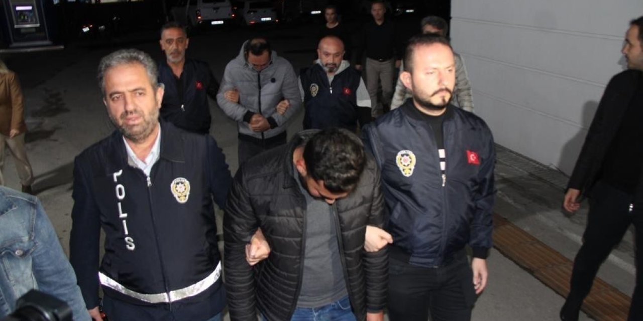 Üniversiteli Kızlara İçi Su Dolu Balon Atan Şahıslar Tahliye Edildi