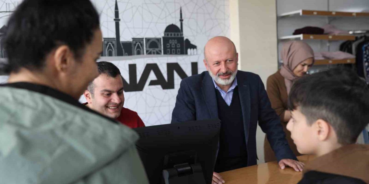 Kocasinan’dan Depremzedelere Giysi Ve İaşe Desteği