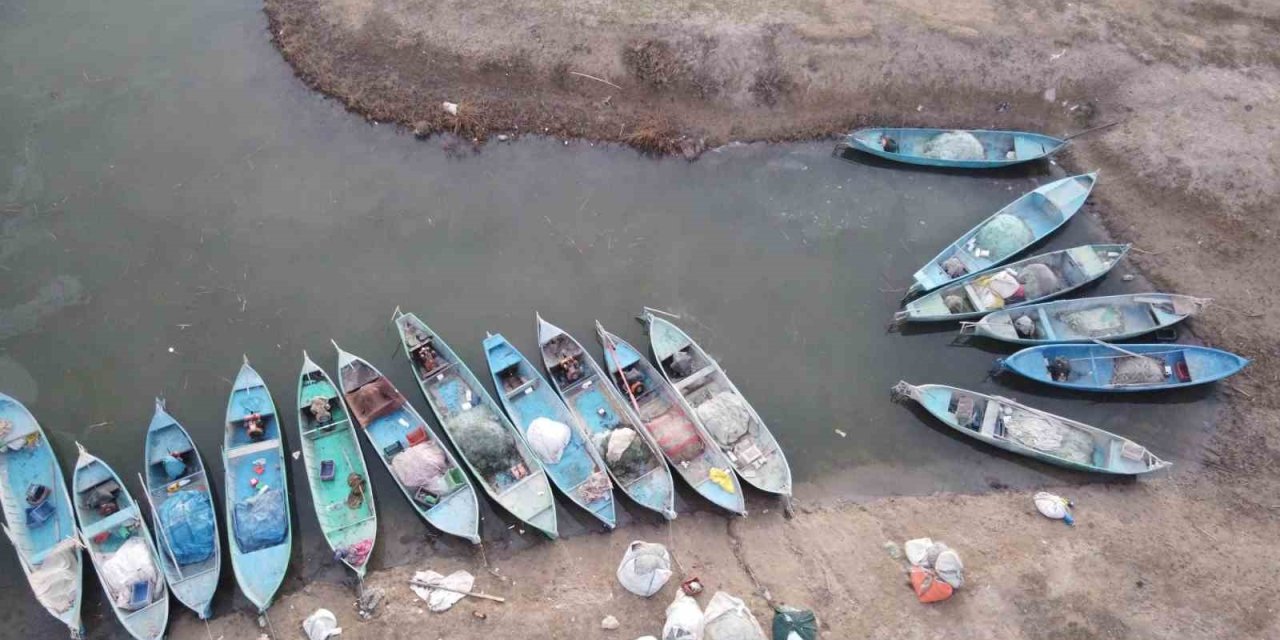 Türkiye’nin En Büyük Tatlı Su Gölünde Balık Av Yasağı Başlıyor