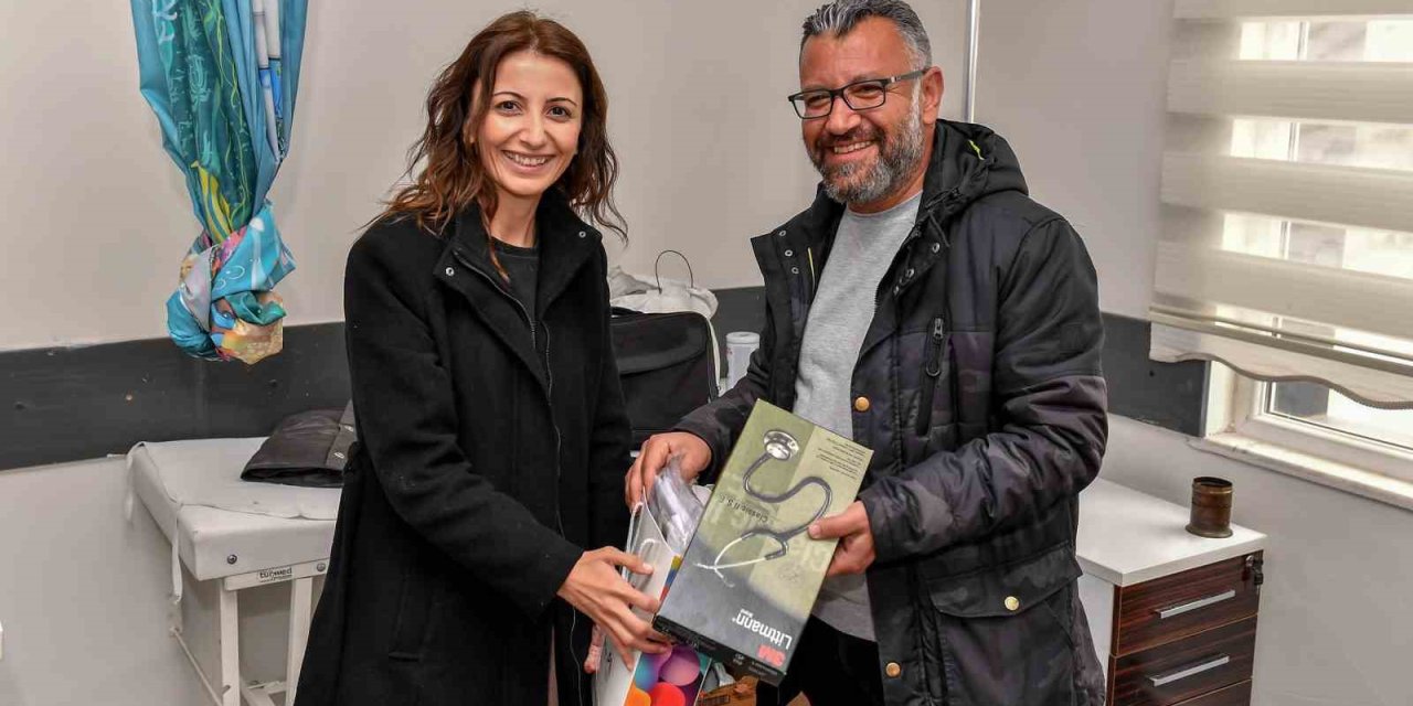 Mersin’den Deprem Bölgesinde Sağlık Çalışanlara Malzeme Desteği