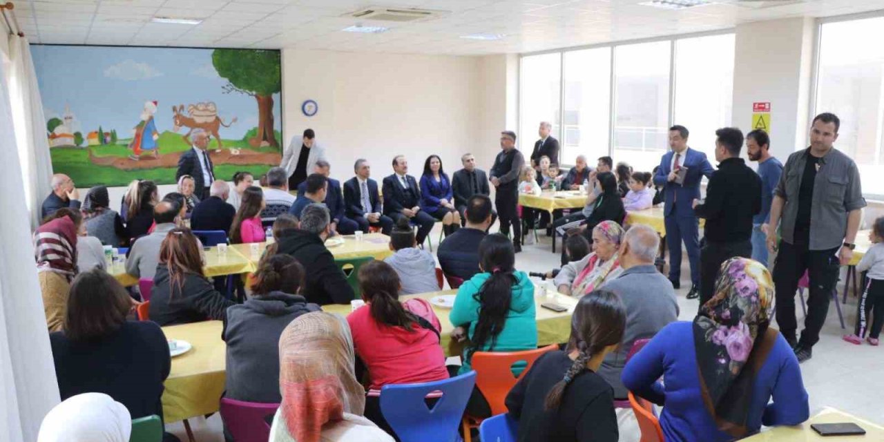 İl Milli Eğitim Müdürü Koca: "yaraları Sarmak İçin Milletimiz İle Omuz Omuza Çalışıyoruz"