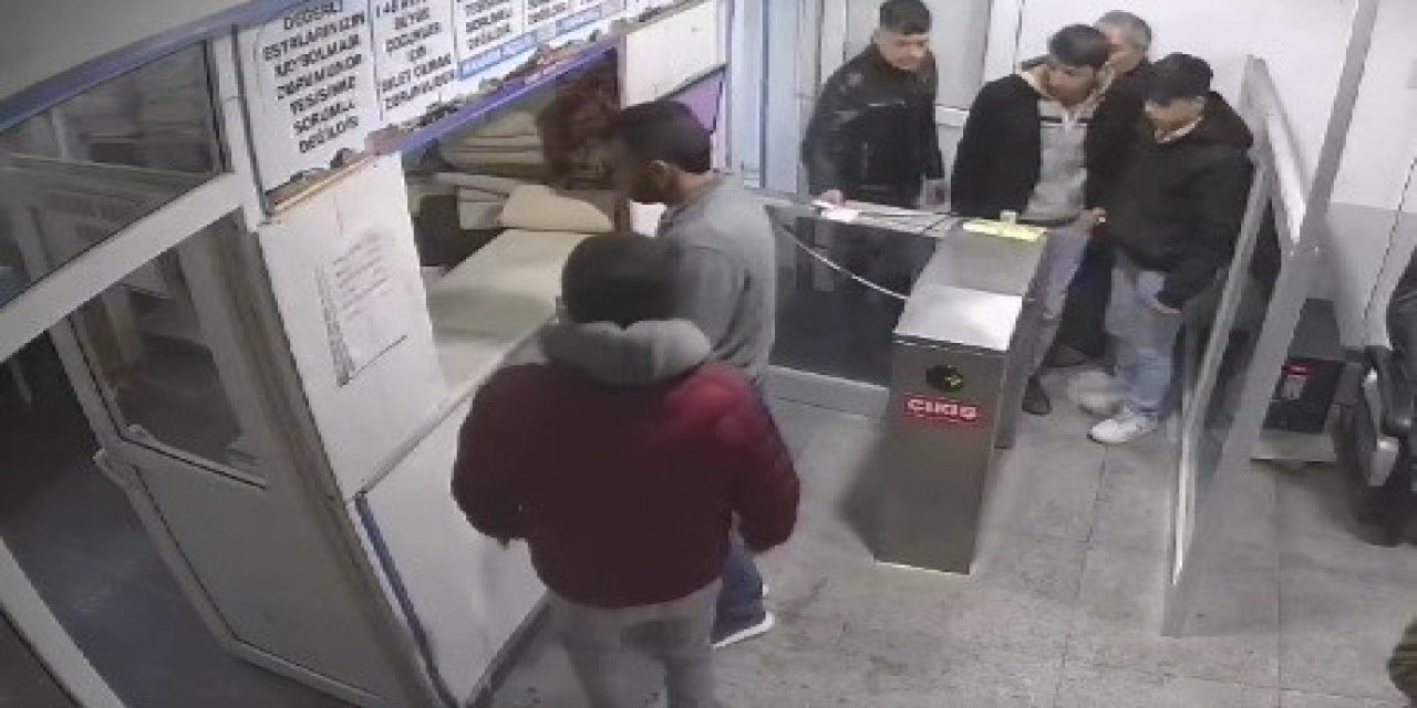 Konya'da Araba Çalıp Gittikleri Hamamda Peştamalla Yakalandılar
