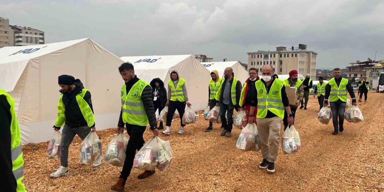 Eskişehirli Kuaförler Depremzede Çocuklara Kişisel Bakım Hizmeti Verdi