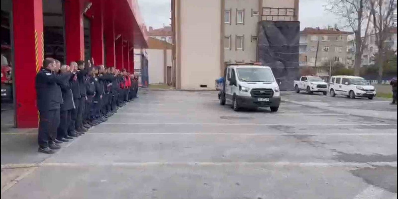 Kayseri Büyükşehir İtfaiyesi Şimdi De Sel Bölgesinde