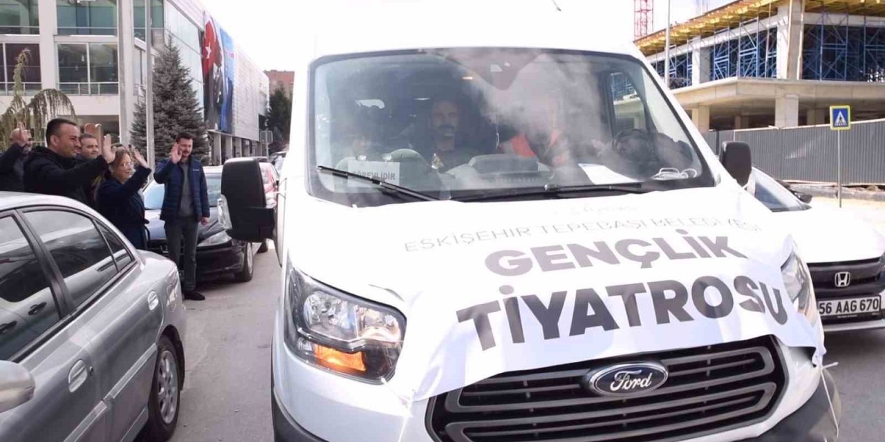 Tepebaşı Gençlik Tiyatrosu Çocuklar İçin Yola Çıktı