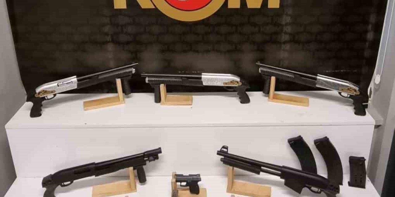 Kayseri’de Şafak Operasyonu: Ruhsatsız Tabanca, Tüfek Ve Çok Sayıda Mermi Ele Geçirildi