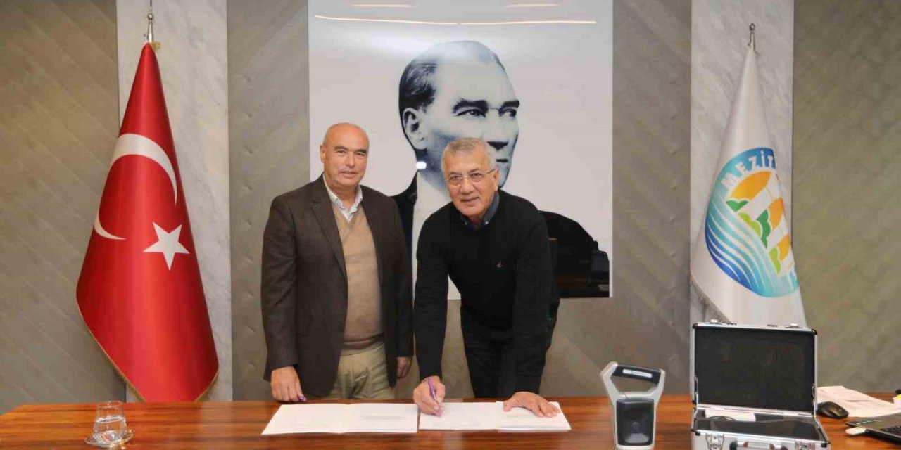 Başkan Tarhan, Üreticilere Toprak Analiz Cihazı Hediye Etti