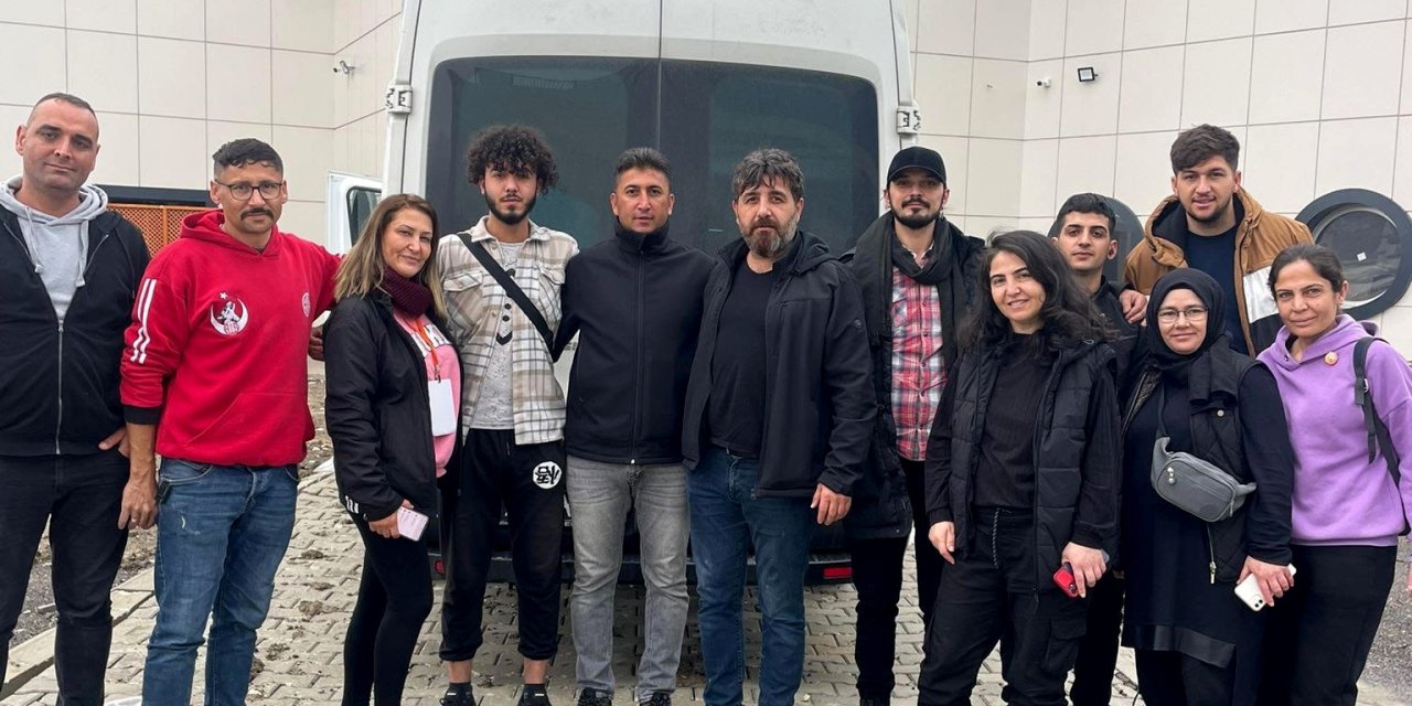 Muratpaşa’nın Gönüllü Kuaförleri Deprem Bölgesinde