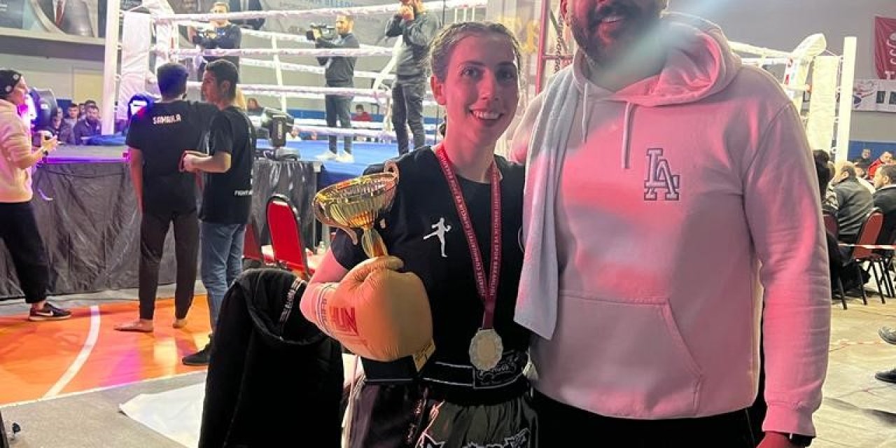 Kayserili Milli Sporcu Depremzedeler İçin Ringe Çıktı