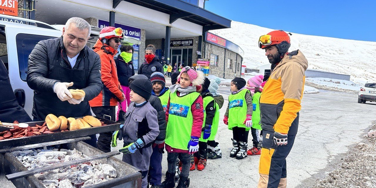 ’kar Fırtınaları’ Erciyes’te Yetişiyor