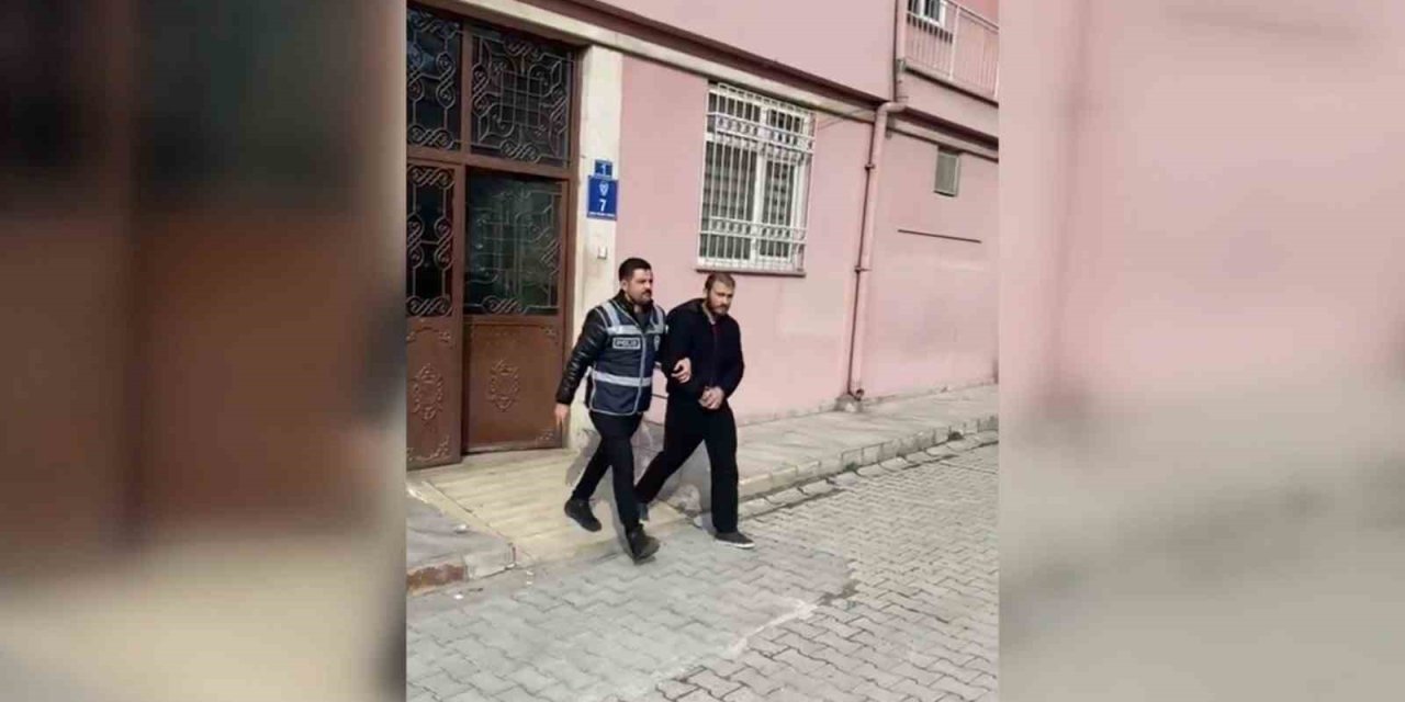 Konya'da Havaleli Dolandırıcıyı Polis Enseledi
