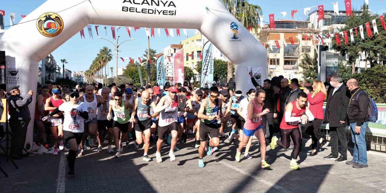 23. Alanya Atatürk Halk Koşusu Ve Yarı Maratonu Yapılacak