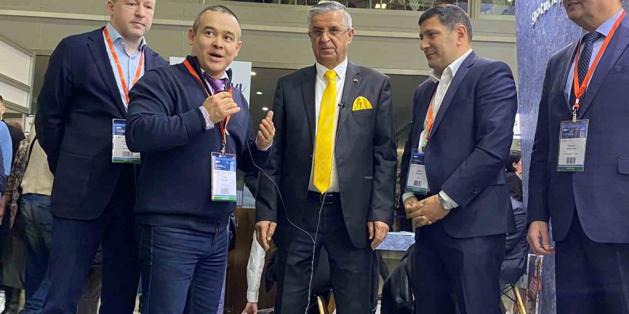 Başkan Topaloğlu Rusya’da Gazetecilerle Bir Araya Geldi