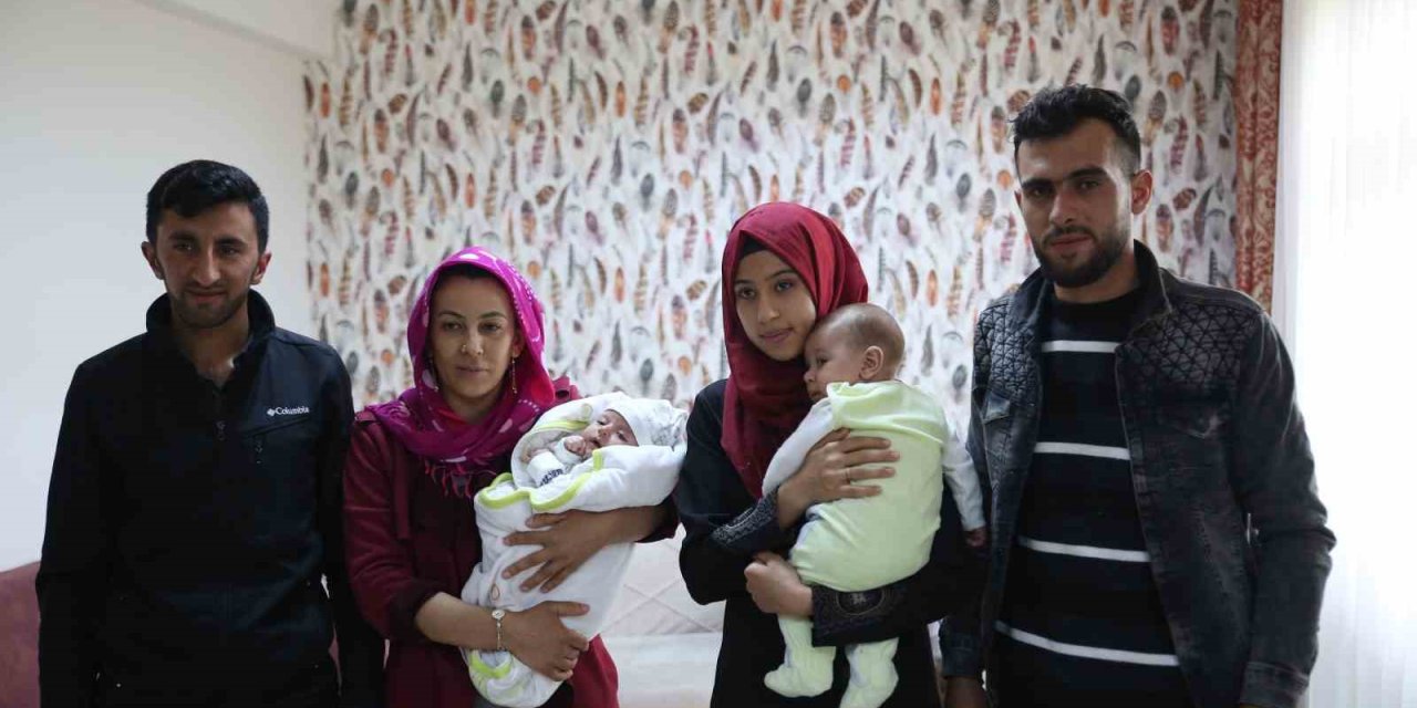 Depremzede İki Aile 39 Gün Sonra Bebeklerine Kavuştu