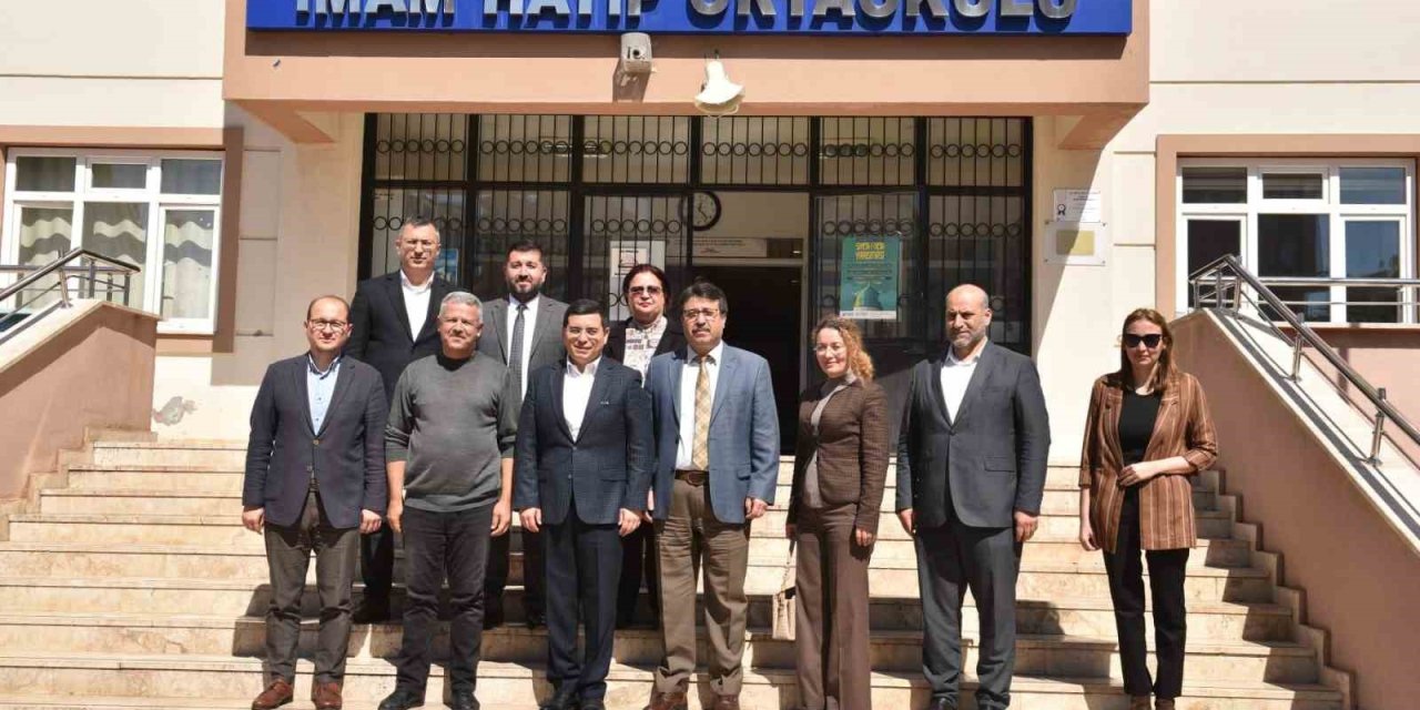 Tütüncü, Bahar Etkinliğinde Öğrencilerle Buluştu