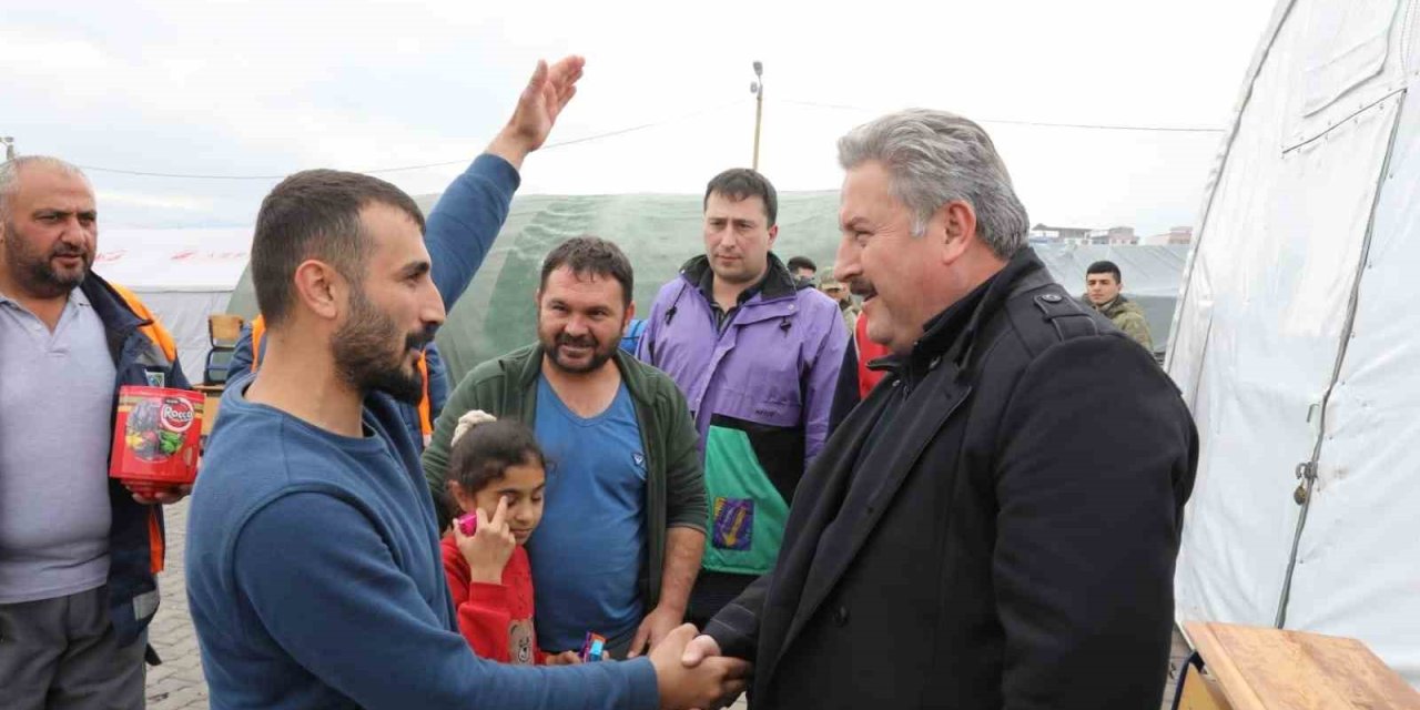 Başkan Palancıoğlu Kahramanmaraş Çadırkent’te Depremzedeleri Ziyaret Etti