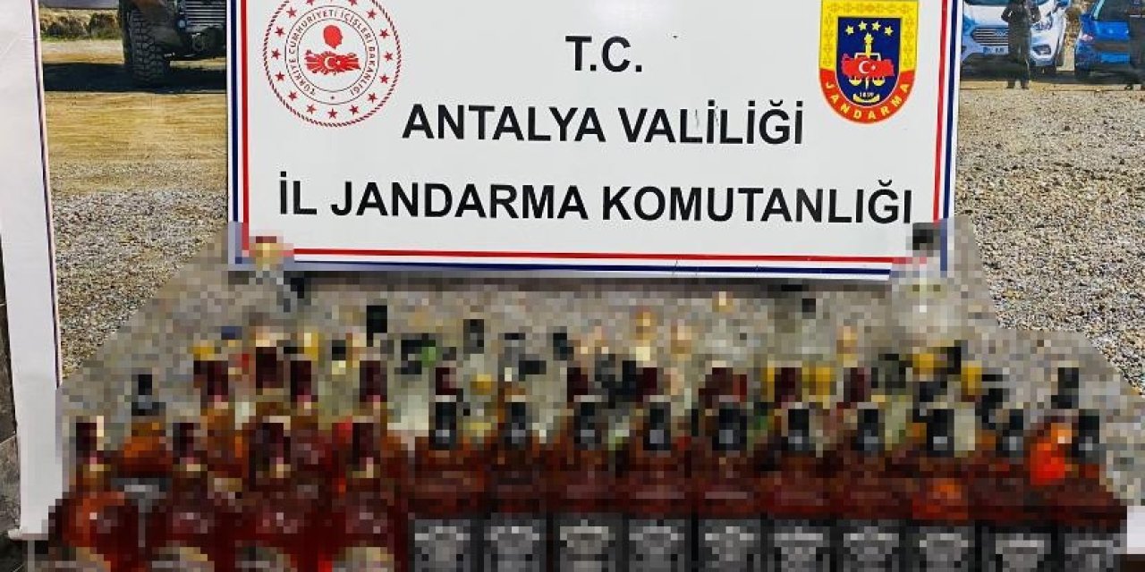 Antalya’da Bin 669 Şahıs Sorgulandı, 30 Litre Sahte Alkol Ele Geçirildi