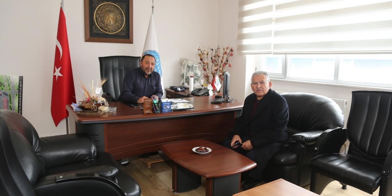 Başkan Büyükkılıç, Kayseri Hali’ni Ziyaret Etti