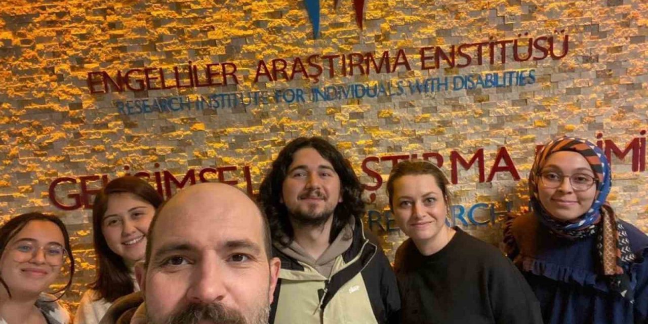 Anadolu Üniversitesi Engelliler Araştırma Enstitüsü’nün Projesine Destek