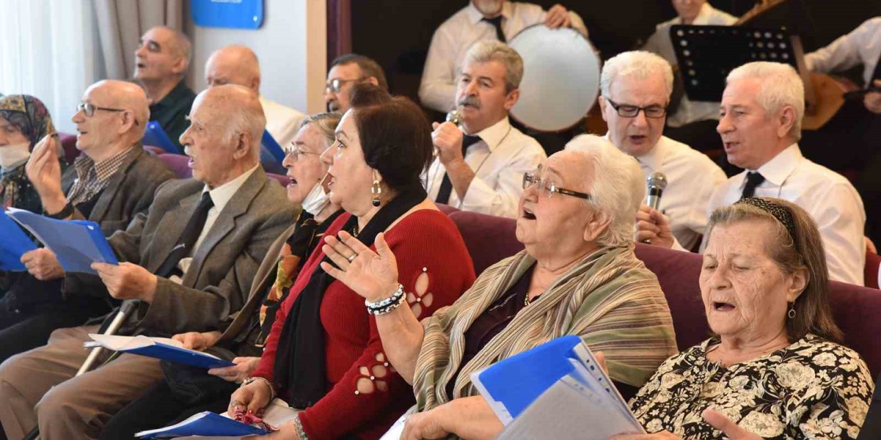 Deneyimli Vatandaşlardan Türk Halk Müziği Konseri