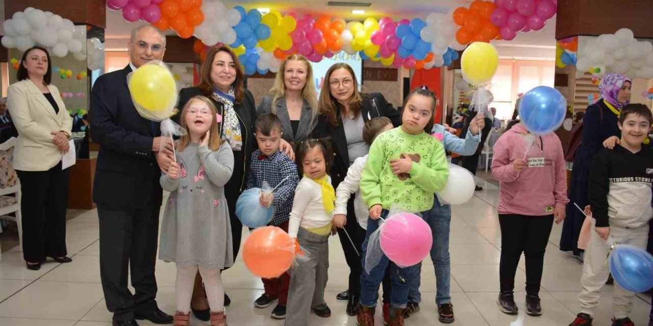 Down Sendromlu Öğrenciler Ve Aileleri Bir Araya Geldiler