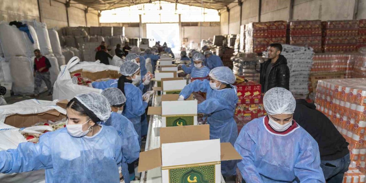 Mersin Büyükşehir Belediyesi, Ramazan Ayında 120 Bin Haneye Gıda Kolisi Ulaştıracak