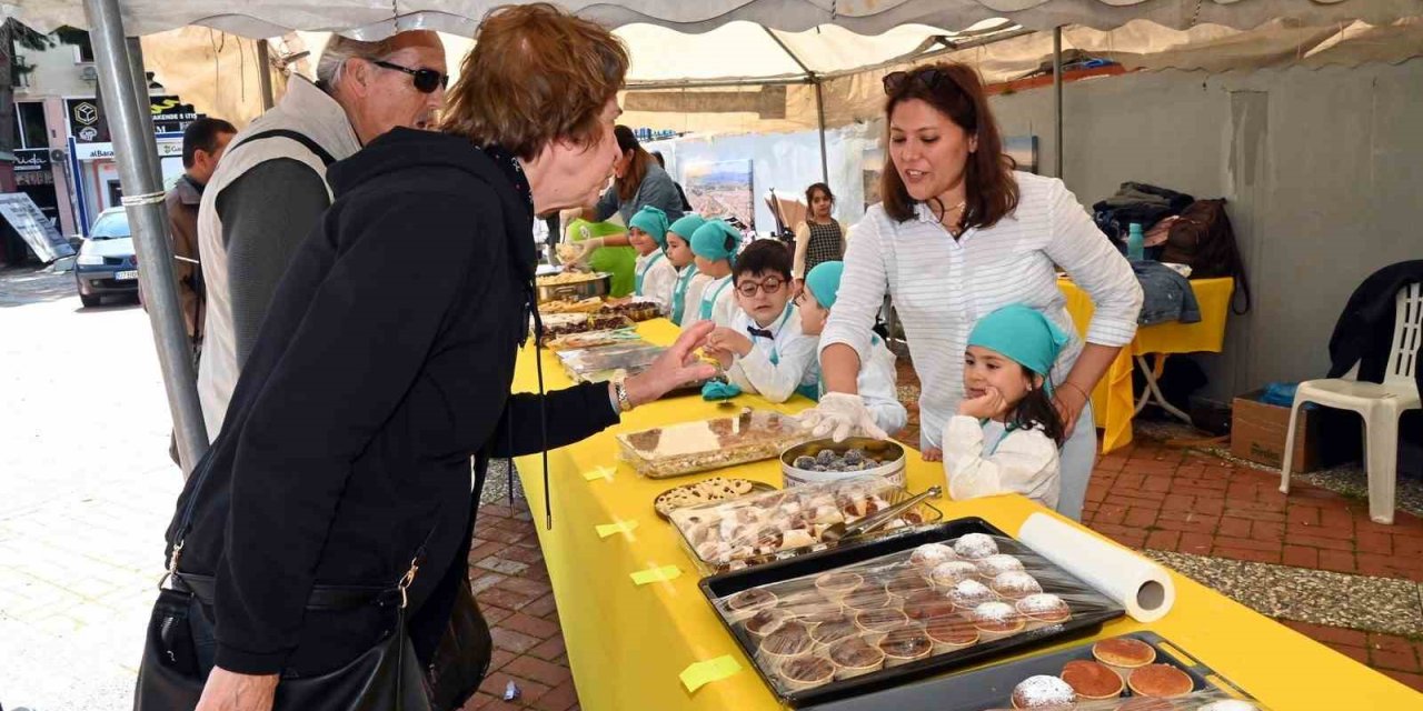 Minik Yüreklerden Depremzede Kardeşleri İçin İyilik Panayırı