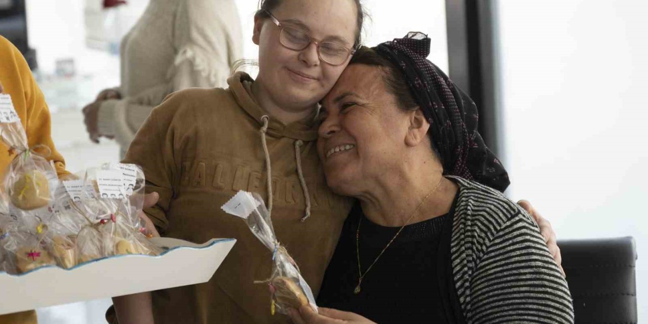 Özel Çocuklardan Depremzede Vatandaşlara +1 Yazılı Kurabiye