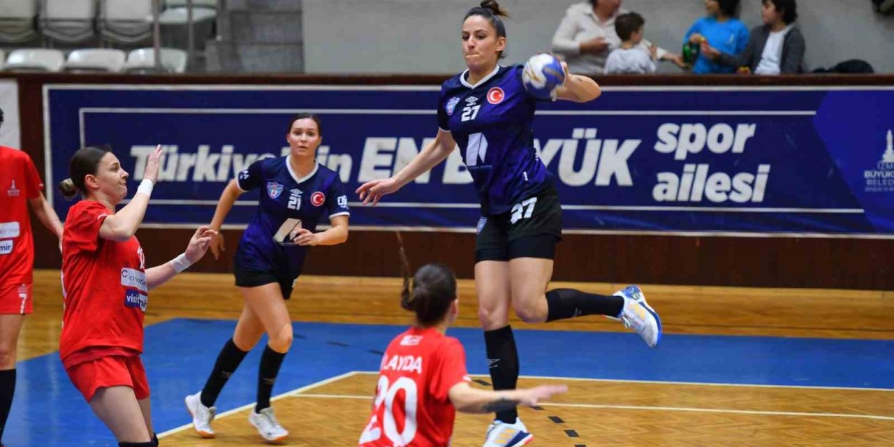 Konyaaltı’nın Bileği Bükülmüyor