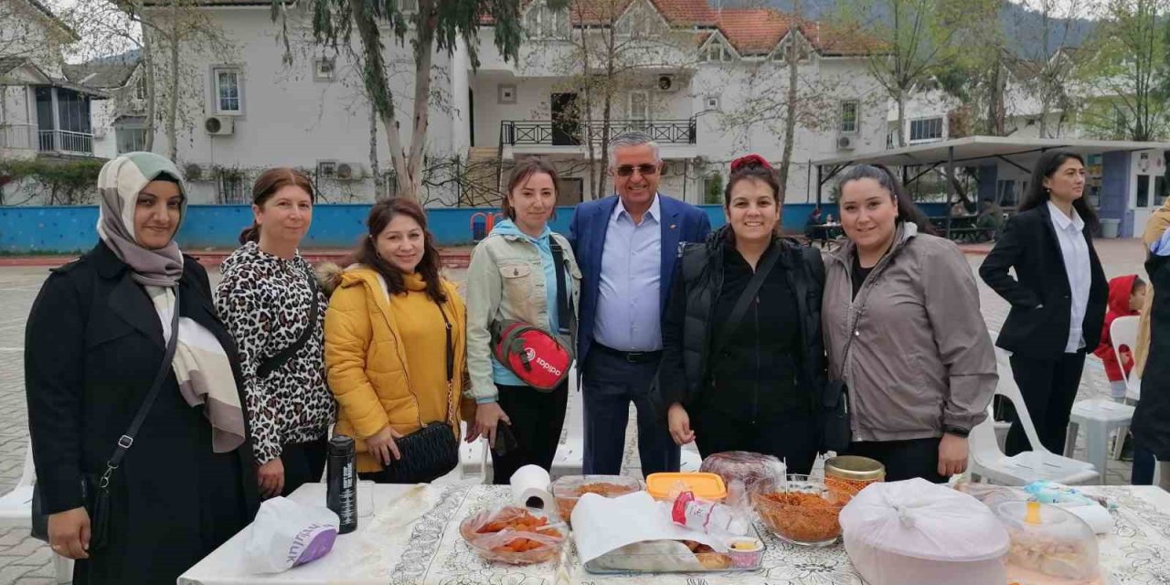 Kemer’de Depremzede Vatandaşlar İçin Hayır Panayırı