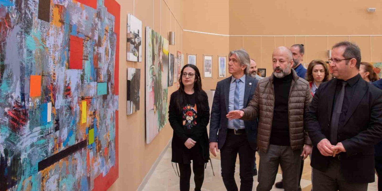 Selçuk Üniversitesinde 2 Sergi Sanatseverlerle Buluştu