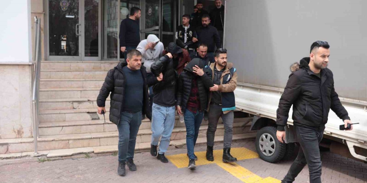 Hırsızlara 3 Aylık Takip Sonucu Operasyon: 2.5 Milyon Tl Değerinde Yanmış Kablo Ele Geçirildi