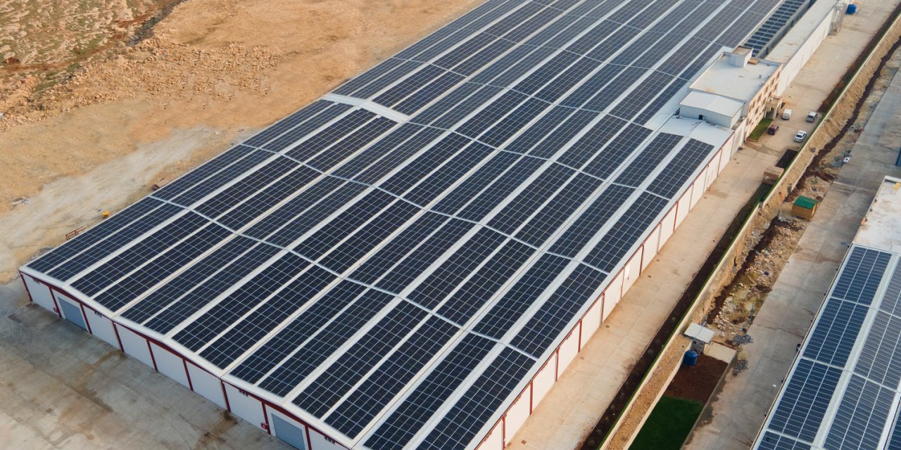 Cw Enerji, Fabrikalara Güneş Panelleriyle Enerji Sağlamaya Devam Ediyor