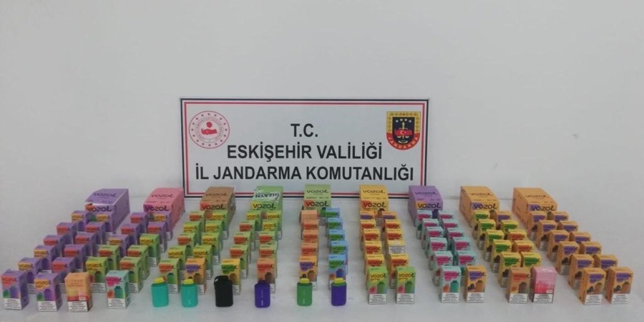 Kaçak Elektronik Sigara Satıcısı Jandarmaya Yakalandı
