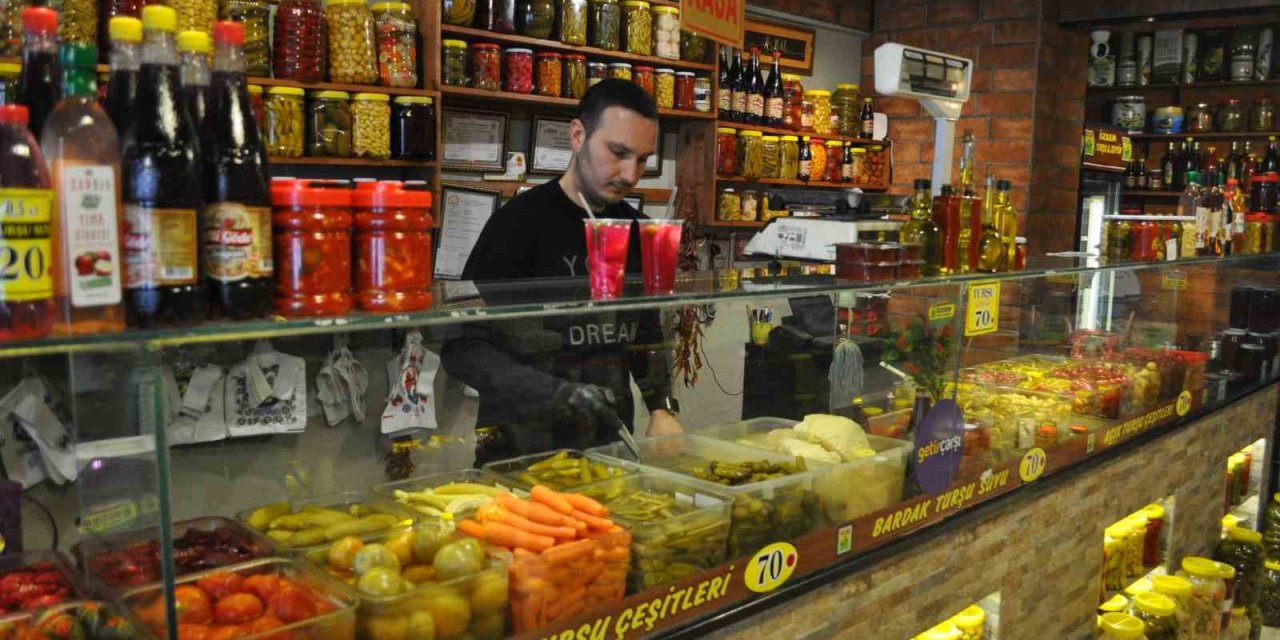 İftarlık Turşulara Vatandaştan Yoğun İlgi