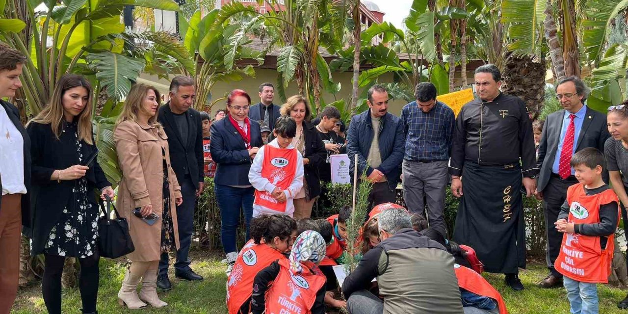 Depremzede Öğrenciler Gönüllerince Bir Gün Geçirdi