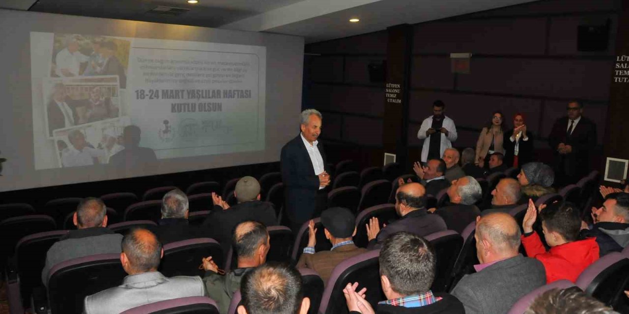 Akşehir’de Yaşlıların Sinema Keyfi