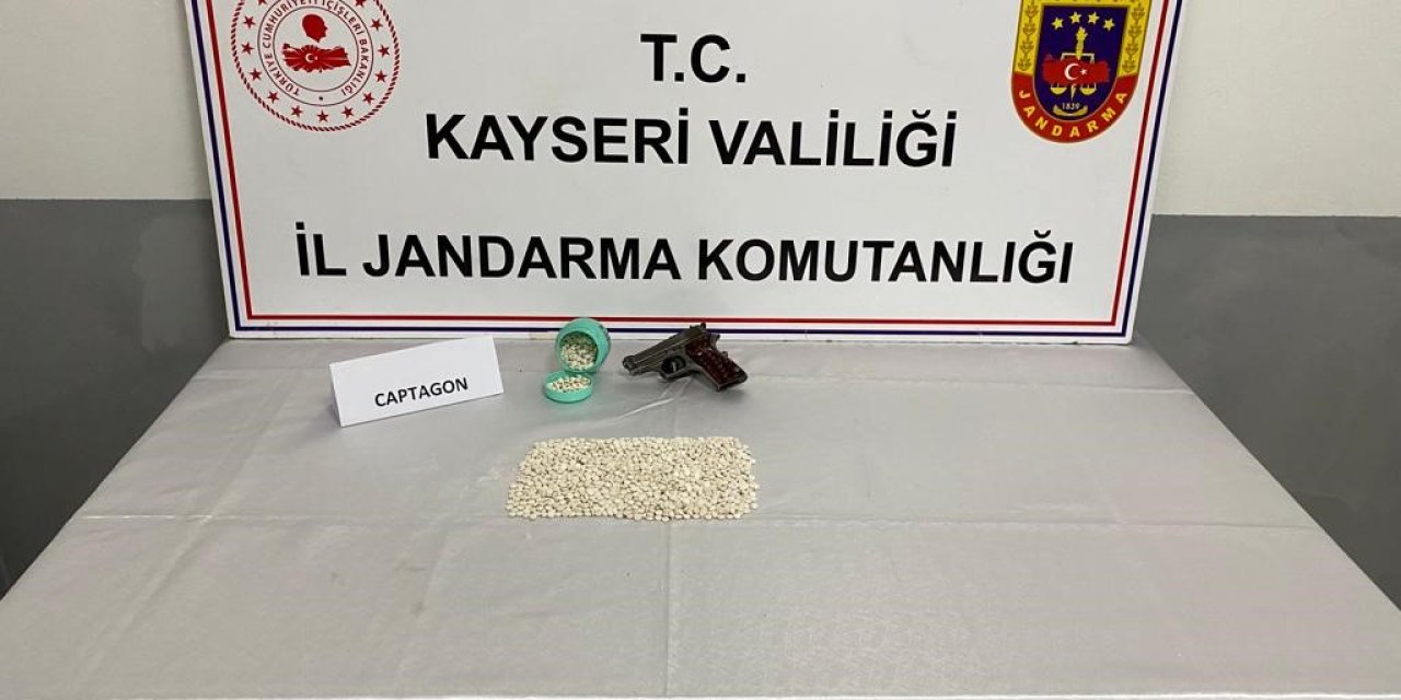 Jandarmadan Uyuşturucu Hap Operasyonu: 2 Gözaltı