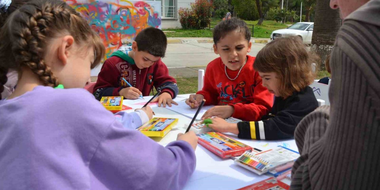 Depremzede Çocuklar, Çizim Atölyesinde Buluştu