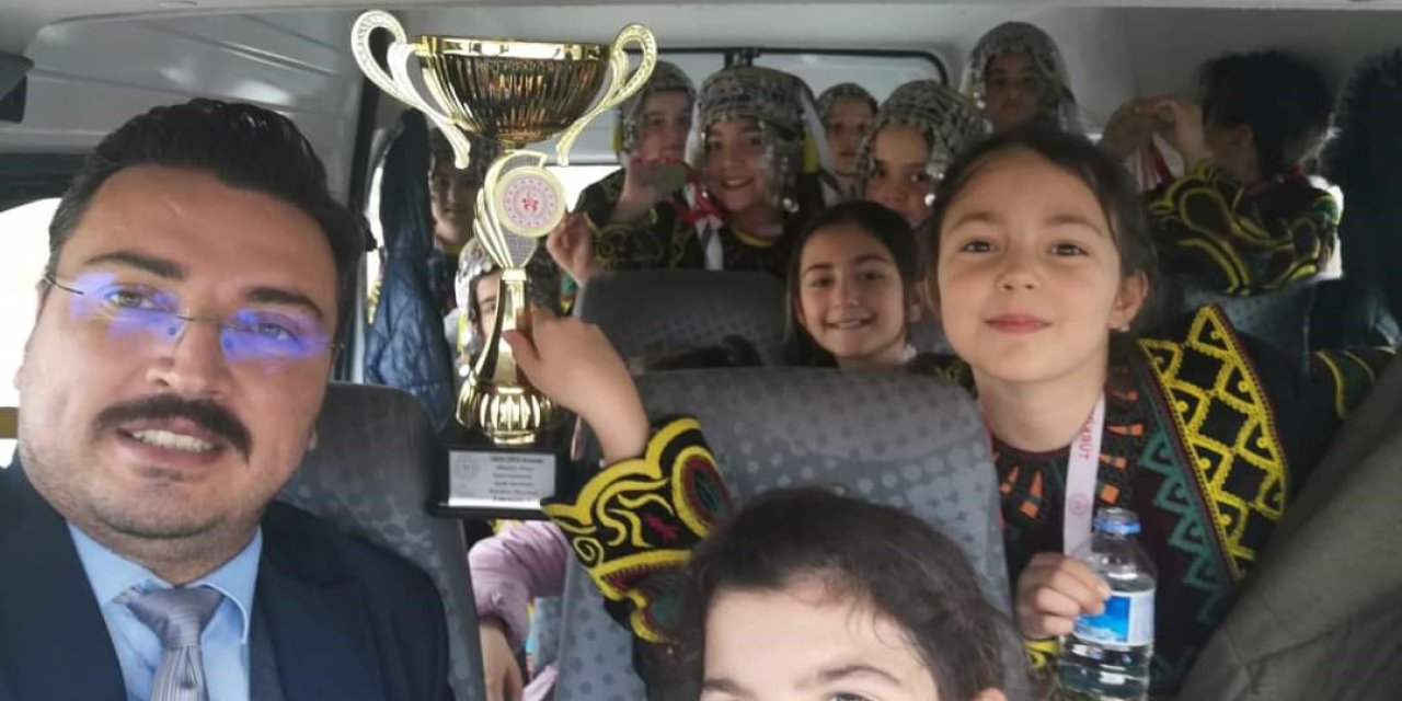 Tomarza Zekiye Canpolat İlkokulu Folklor Yarışmasında Birinci Oldu