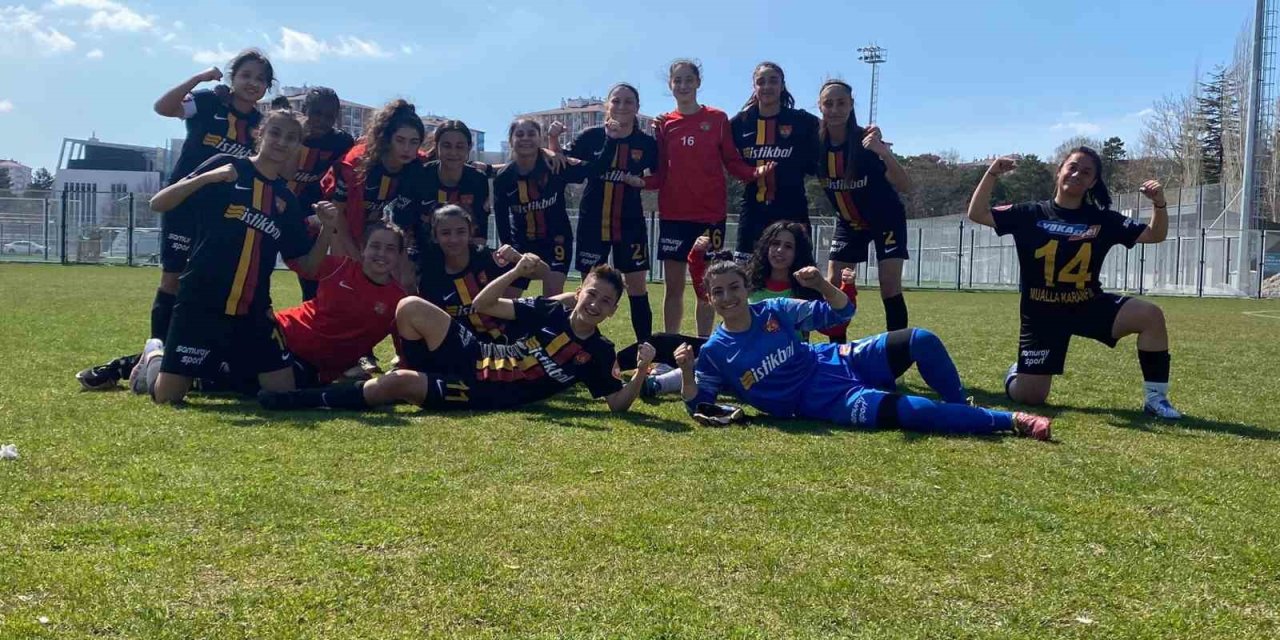 Kadınlar 1. Lig 21. Hafta: Yukatel Kayseri Kadın Fk: 3 - İlkadım Belediyesi Yabancılar Pazarıspor: 1